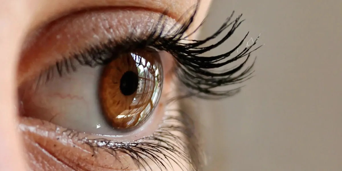 Kirpik Dökülmesi Neden Olur ve Nasıl Önlenir?