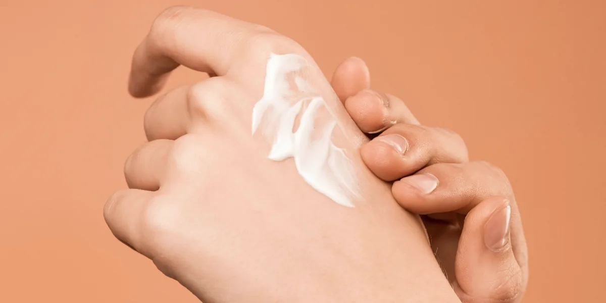 Kuru Cilt Tipine Sahip Kişiler Nasıl Bakım Yapmalı?